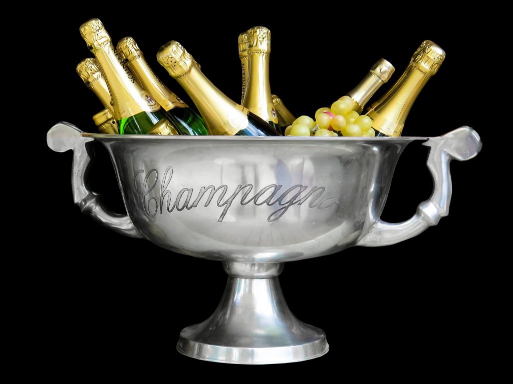 Wie präsentiert man professionell einen Champagnerkübel