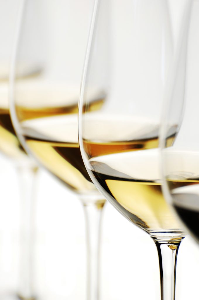 Warum sollte man vor einer Weinprobe das Weinglas schwenken?