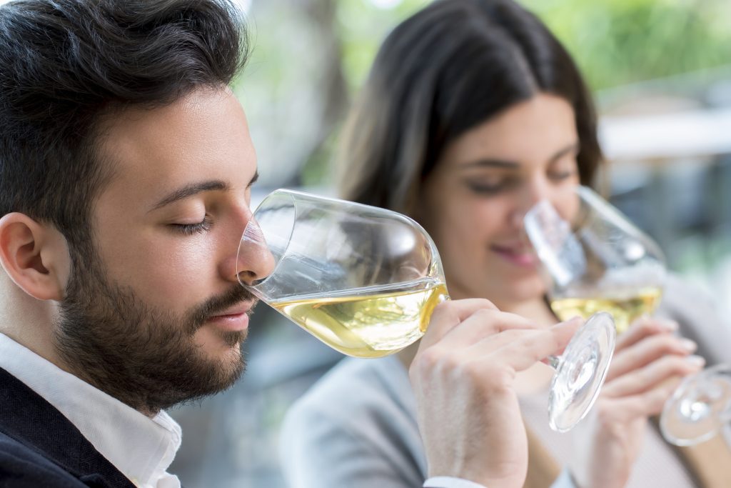 Wie sollte man sich bei einer Weinverkostung verhalten